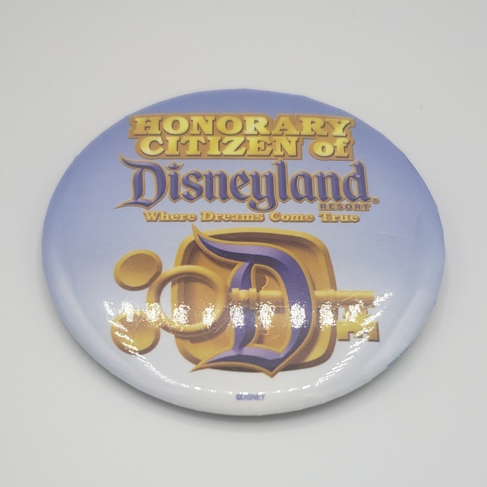 Disneyland Button  HONORARY CITIZEN‎ 0F DISNEYLAND where dreams come true